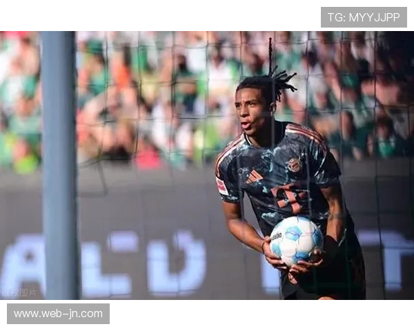 拜仁边锋格纳布里替补送出助攻，状态回升利好球队。